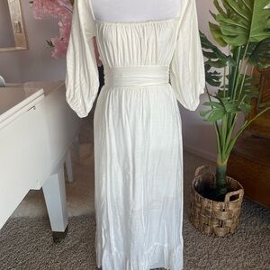 Elegant White Long Sleeve Dress